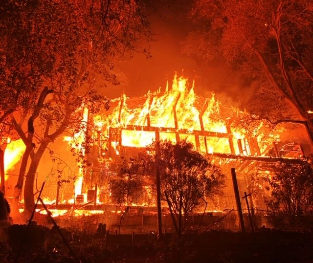 森林大火,飓风,干旱和洪涝——人类生活的世界为什么在萎缩? 森林大火,飓风,干旱和洪涝——人类生活的世界为什么在萎缩?