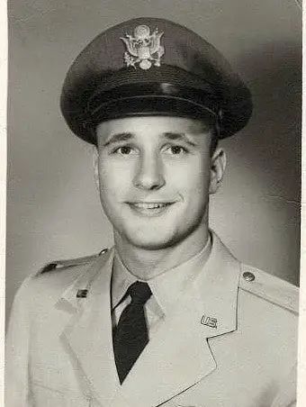 一位87岁的退役老兵共和党选民在生命的最后时刻的最后抉择