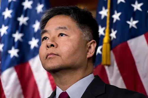 2020大选，美国华人投谁的票？| 专访