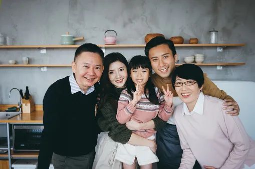 华二代回家过节: 怎么面对家庭中绕不开的政治话题