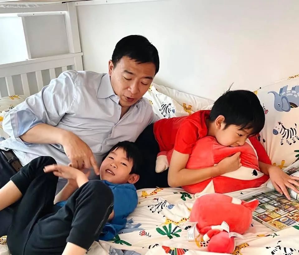 杨安泽能胜任纽约市长吗?听听他身边的人怎么说 杨安泽能胜任纽约市长吗?听听他身边的人怎么说