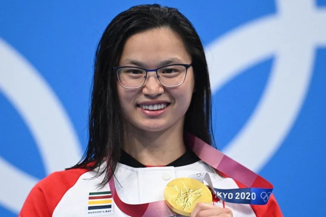 “你的亲生父母特别爱你，出于无奈才忍痛把你送走”