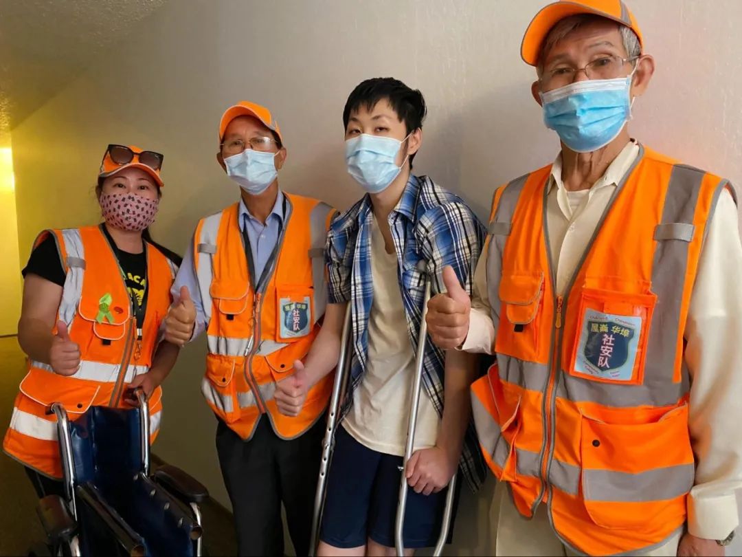 奥克兰华裔青年，路遇抢劫见义勇为，却不幸遭枪击